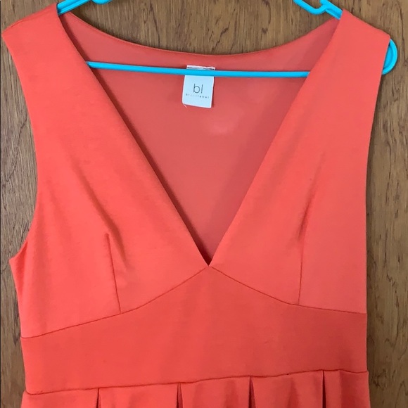 PITAYA- Summer deep v dress - Picture 3 of 4